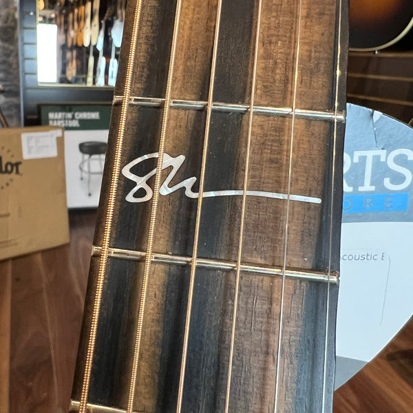USED SPECIAL! Martin 000JR-10E Shawn Mendes Acoustic Electric w/Gig Bag - USDMENDES