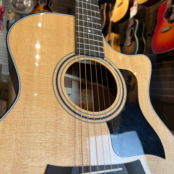 USED SPECIAL! Taylor 314ce V-Class Cutaway Acoustic Electric w/Case - USD314CE