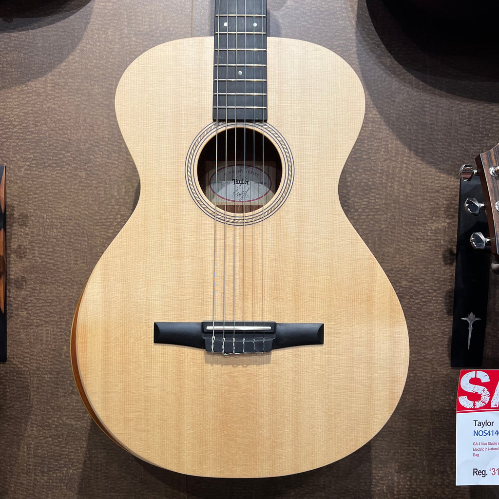 USED SPECIAL! Taylor Academy 12N Nylon String Classical Guitar w/Bag - USDACADEMY12N