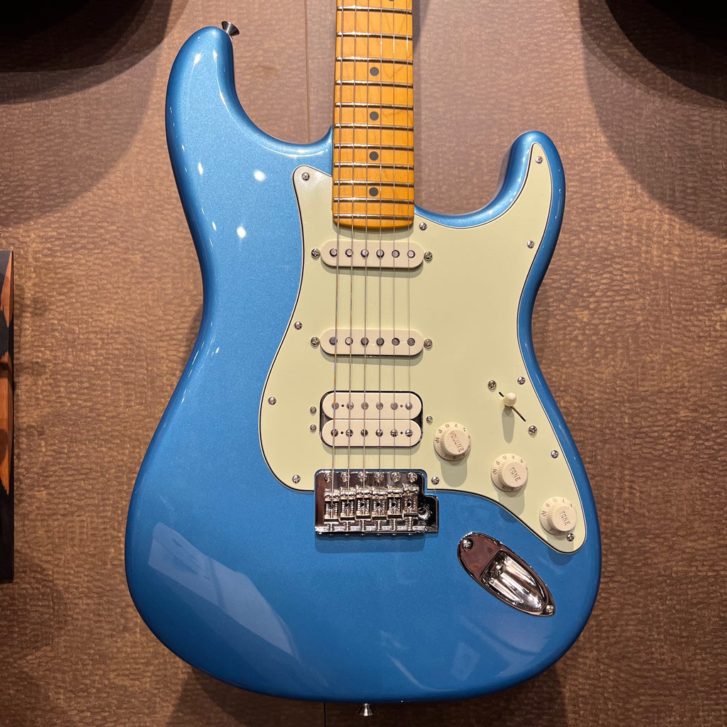 USED SPECIAL! Fender 0114952379 American Professional Classic Stratocaster HSS in Faded Lake Placid Blue w/ Bag - USDAPCSTRAT