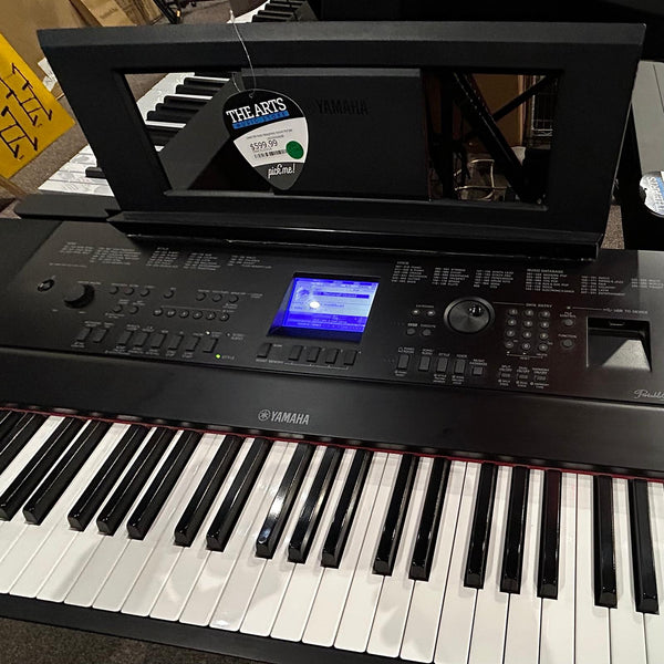 USED SPECIAL! Yamaha DGX-660 88-Key Digital Piano w/Stand - USDDGX660B