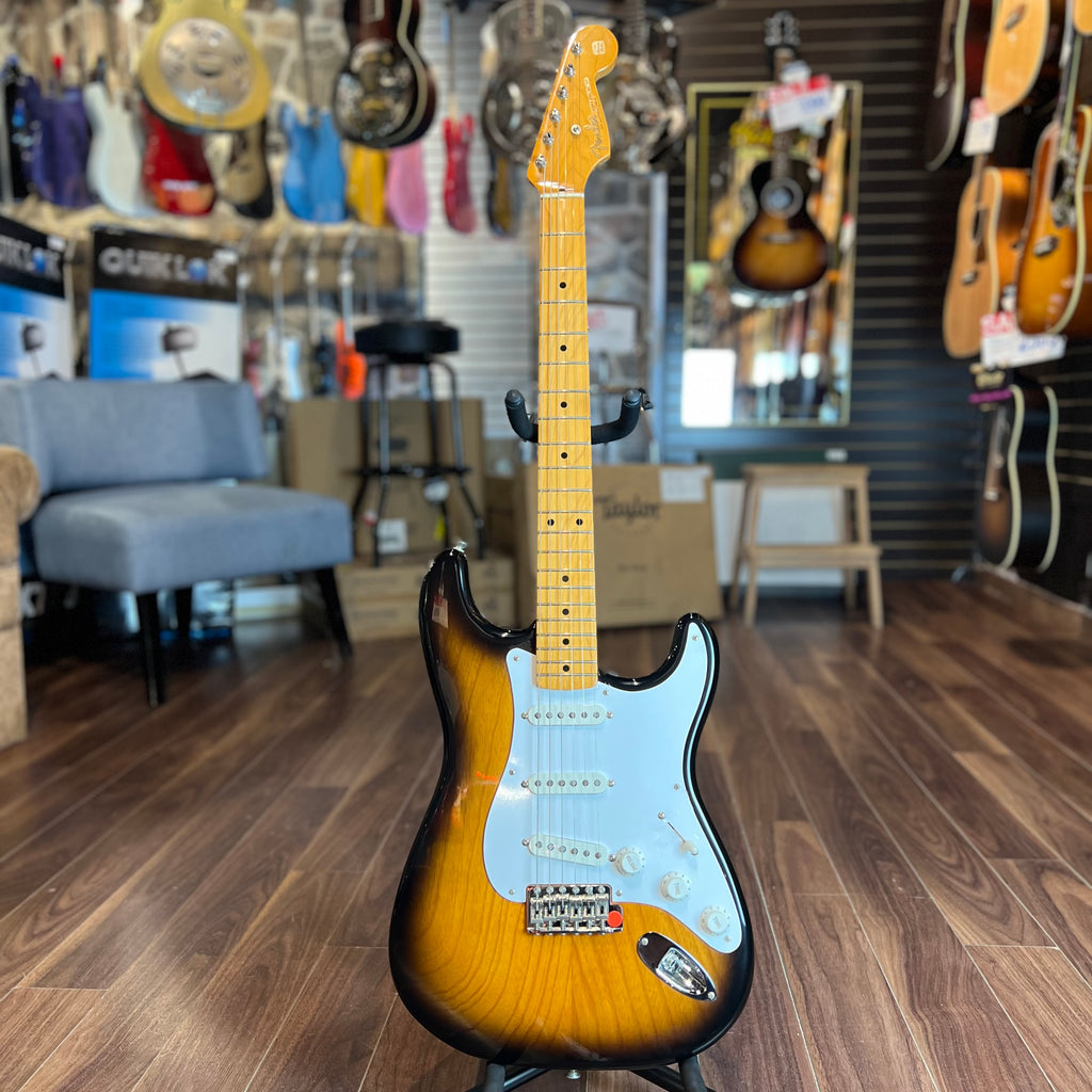 USED SPECIAL! Fender 1994 40th Anniversary 1954 Reissue Stratocaster Electric Guitar w/2 Cases - USD1994STRAT