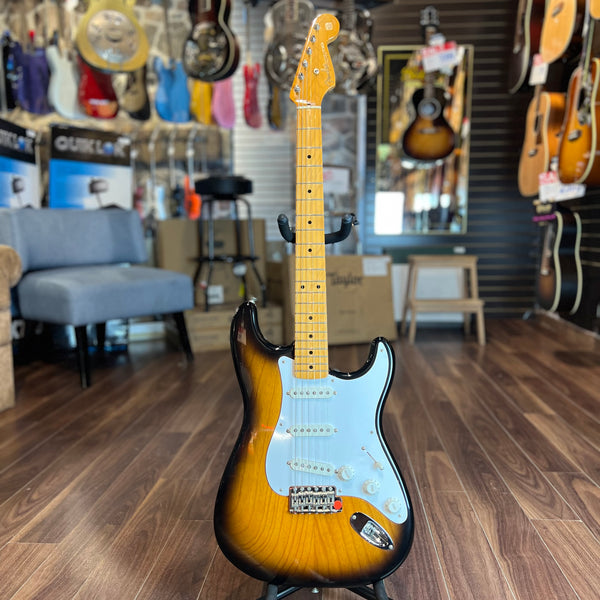 USED SPECIAL! Fender 1994 40th Anniversary 1954 Reissue Stratocaster Electric Guitar w/2 Cases - USD1994STRAT